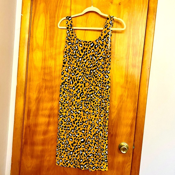 Tight fitting cheetah print dress - Picture 1 of 2